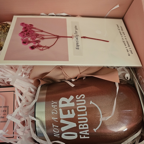 Pink Gift Box with Short Tumbler and Bath Bomb - Picture 10 of 11